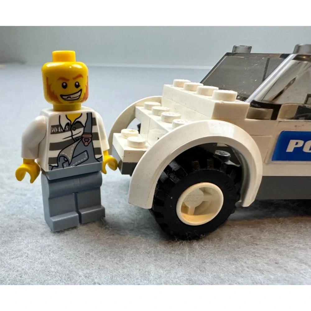 Lot of‎ LEGO City Minifigures Police Car_Police Officers_Prisoner_EXCELLENT!